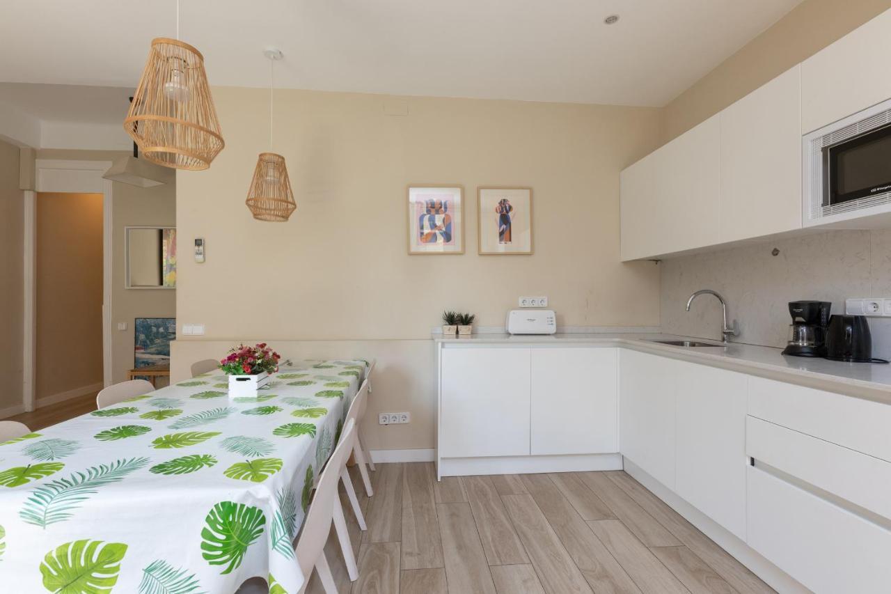 Aparteasy - Family 4-Bedroom Apartment Barcelona Exterior photo