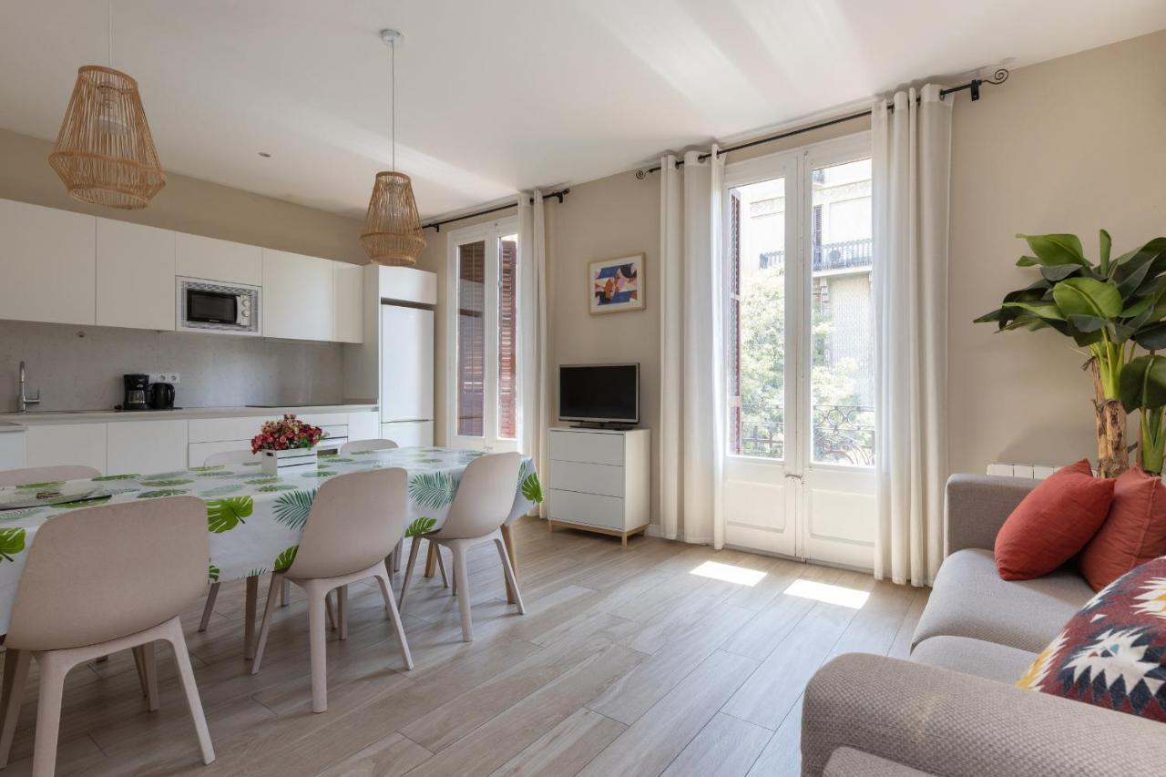 Aparteasy - Family 4-Bedroom Apartment Barcelona Exterior photo