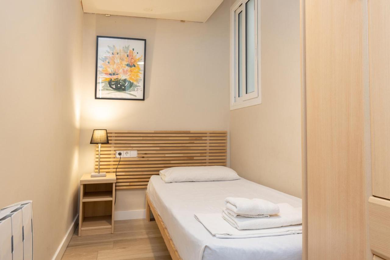 Aparteasy - Family 4-Bedroom Apartment Barcelona Exterior photo