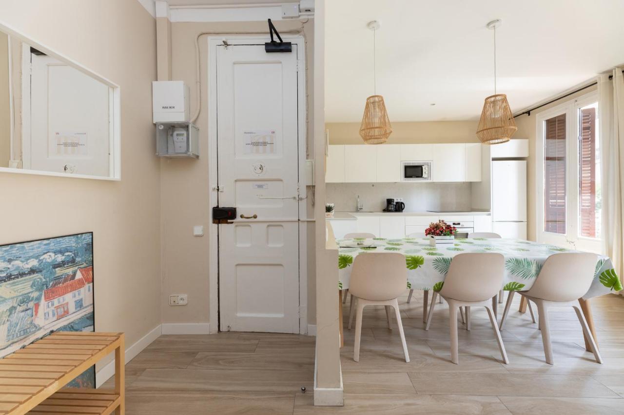 Aparteasy - Family 4-Bedroom Apartment Barcelona Exterior photo