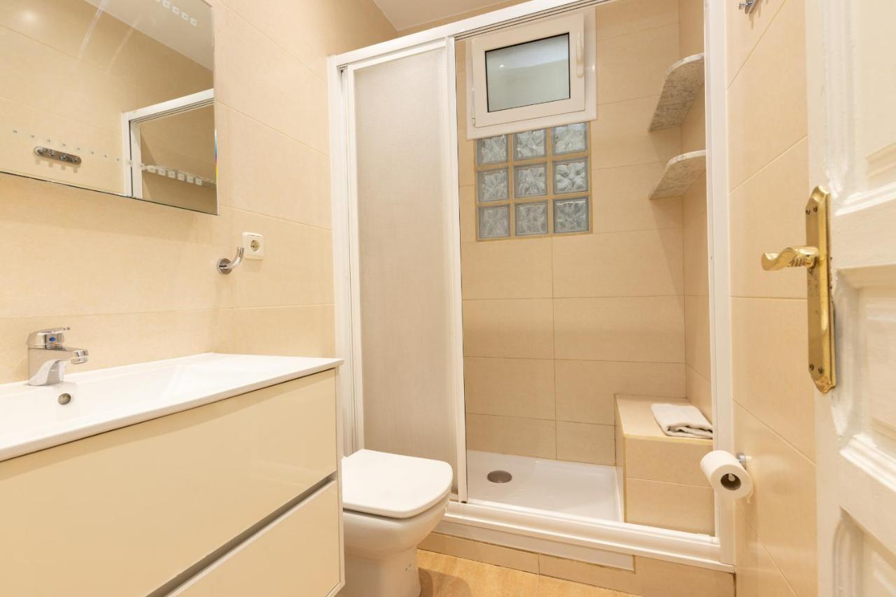 Aparteasy - Family 4-Bedroom Apartment Barcelona Exterior photo