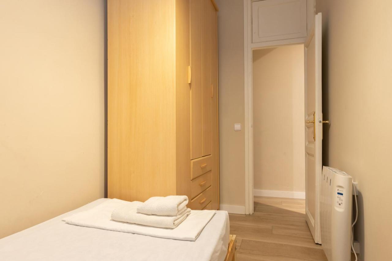 Aparteasy - Family 4-Bedroom Apartment Barcelona Exterior photo